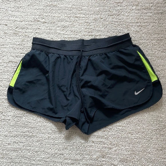 Nike Woman’s Dri-Fit Black Shorts - Picture 1 of 6